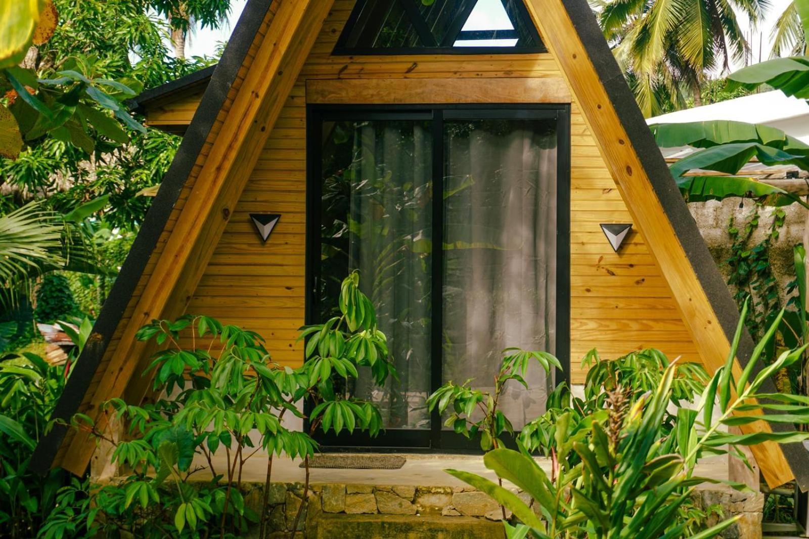 Leisy'S Garden Hostel & Rooms Samana Zewnętrze zdjęcie
