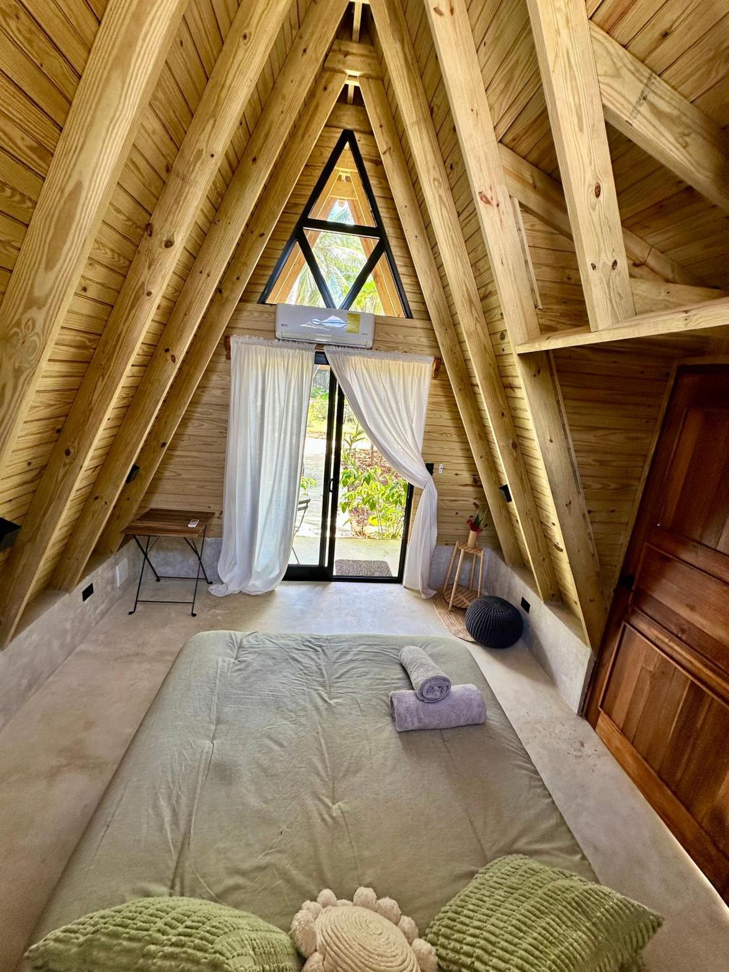 Leisy'S Garden Hostel & Rooms Samana Zewnętrze zdjęcie