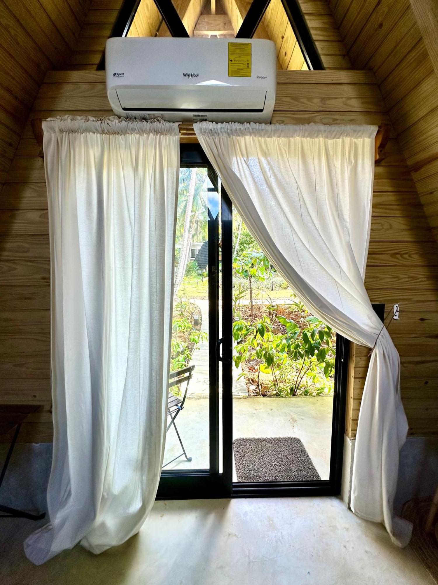 Leisy'S Garden Hostel & Rooms Samana Zewnętrze zdjęcie